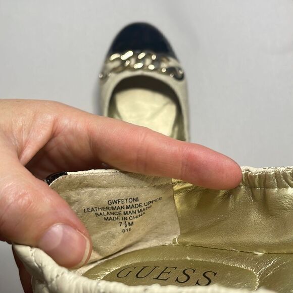 Guess "Fetoni" Cream & Black Patent Gold Chain Detail Ballet Flats sz 7.5 - Picture 9 of 10